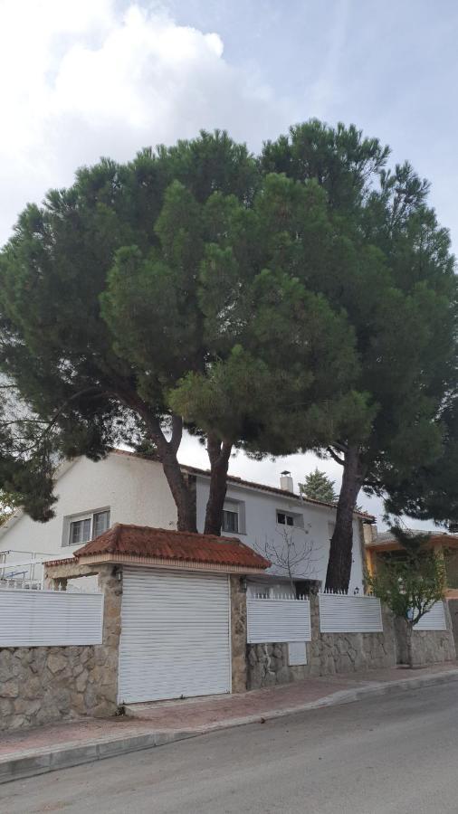 Casa Pinares Otel Mostoles Dış mekan fotoğraf